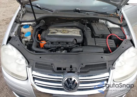 2009 Volkswagen Jetta Wolfsburg Edition z USA, uszkodzony, nr VIN 3VWRJ71K29M032727